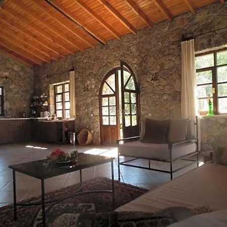 Villa Sleeps 7 Pool Air Con *