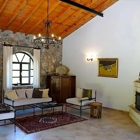 Sleeps 7 Pool Air Con Villa *