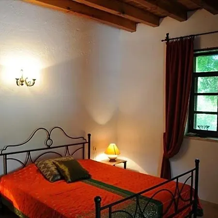 Villa Sleeps 7 Pool Air Con