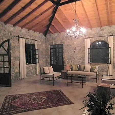 Sleeps 7 Pool Air Con *